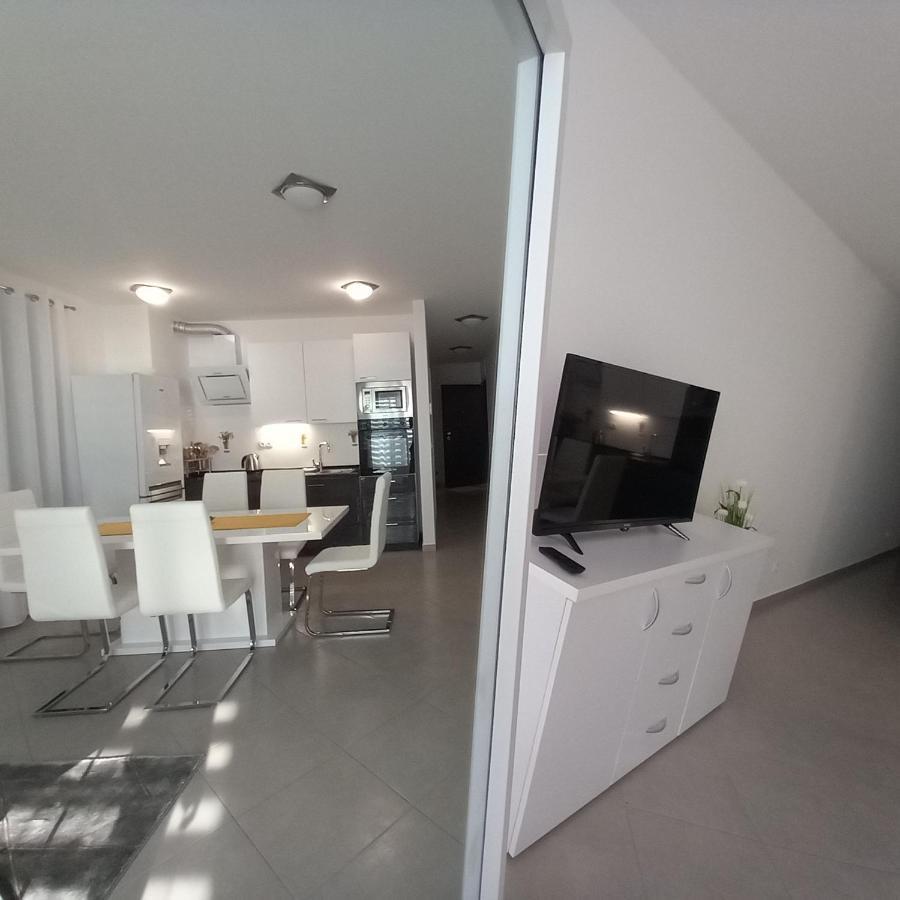 Апартаменти Apartman Nehaj Сень Екстер'єр фото